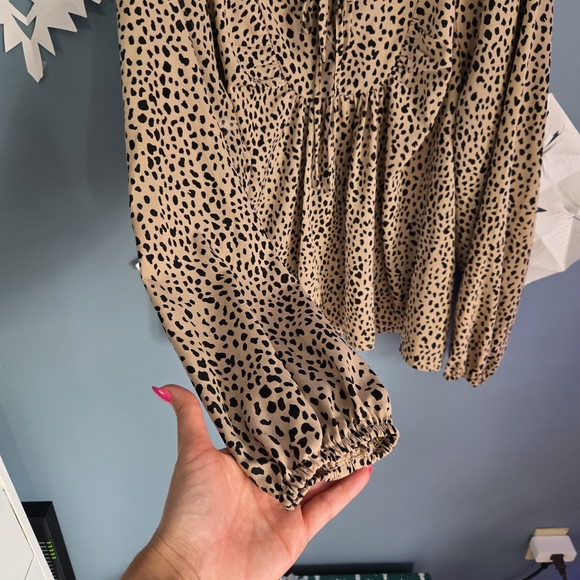 Leopard Print Long Sleeve Women's Top - Picture 2 of 3